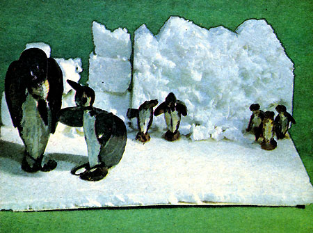 Семейство пингвинов (рис. 92)
