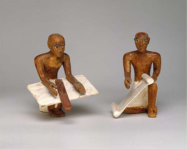  ,  .  , . 1991-1975   .   -, -, : https://ru.wikipedia.org/wiki/___#/media/:Scribe_statuettes_from_a_model_of_a_granary_from_Meketre's_tomb_MET_DT234924.jpg