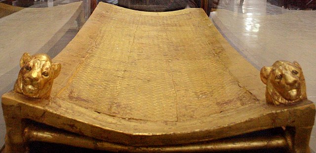 https://en.wikipedia.org/wiki/Bed#/media/File:Tutankhamun's_bed_(Cairo_Museum).jpg