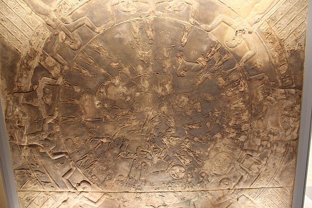  : https://ru.wikipedia.org/wiki/_#/media/:Ancient_Egypt_Zodiac_of_Dendera_(28306172802).jpg