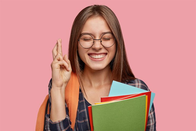 https://ru.freepik.com/free-photo/intense-cheerful-schoolgirl-with-broad-smile-crosses-fingers-for-good-luck-has-satisfied-expression-keeps-eyes-closed-carries-rucksack_10748426.htm#query=%D0%BE%D0%B3%D1%8D&position=6&from_view=search&track=ais