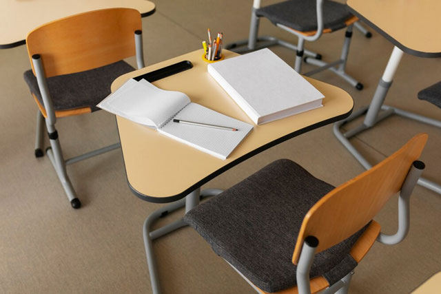    - https://img.freepik.com/free-photo/high-angle-classroom-interior-design_23-2150401370.jpg?t=st=1745789747~exp=1745793347~hmac=9ae4b1639a4aaba1a480ebfe7783533a511ec933a2a2d97987b2379adce6aefe&w=1060