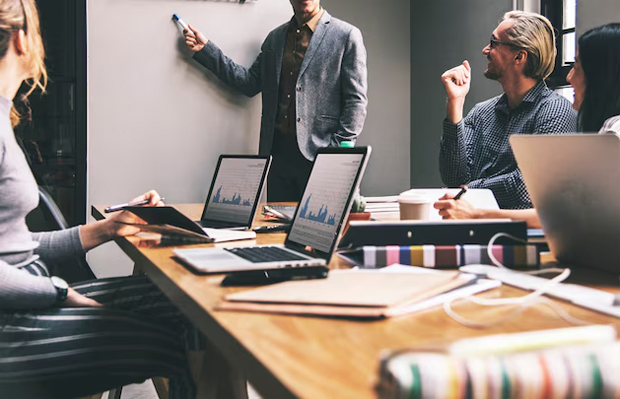 https://ru.freepik.com/free-photo/group-diverse-people-having-business-meeting_2894621.htm#fromView=image_search_similar&page=1&position=0&uuid=b29d31e2-3e6f-44c7-b028-034666dd7d22&query=%D0%B1%D0%B8%D0%B7%D0%BD%D0%B5%D1%81-%D0%BE%D0%B1%D1%80%D0%B0%D0%B7%D0%BE%D0%B2%D0%B0%D0%BD%D0%B8%D0%B5