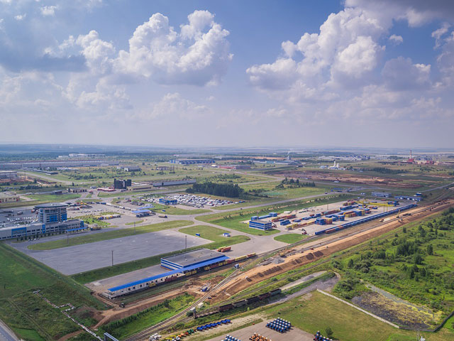     , 2017  - https://upload.wikimedia.org/wikipedia/commons/thumb/7/7c/Alabuga_airview_2017.jpg/800px-Alabuga_airview_2017.jpg