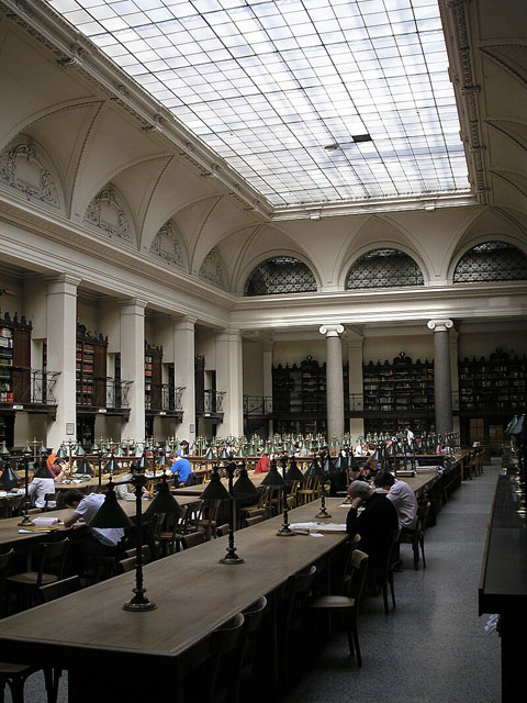    - https://upload.wikimedia.org/wikipedia/commons/thumb/4/4d/Uni_Wien_Bibliothek%2C_Vienna_2.jpg/800px-Uni_Wien_Bibliothek%2C_Vienna_2.jpg