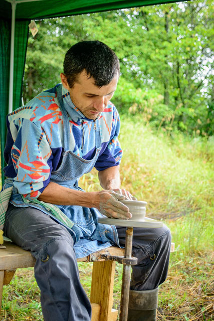 ������ �� ��������� ������ - https://upload.wikimedia.org/wikipedia/commons/thumb/d/df/Potter_03.jpg/960px-Potter_03.jpg